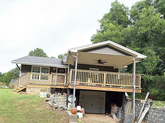 2nd image of 9 Wheeler Ln