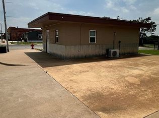 101 W 4th St, Leedey, OK 73654