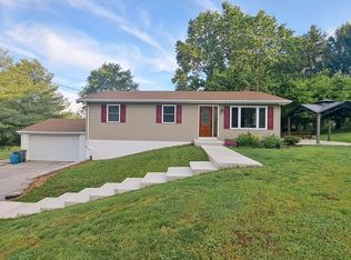 1218 Hoff Rd, Hanover, PA 17331
