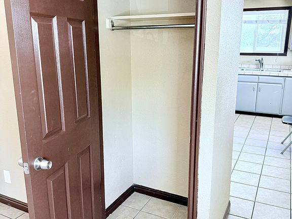 4th image of 24 E Claybourne Ave APT C