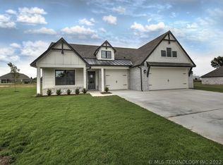 16643 E 114th St, Owasso, OK 74055