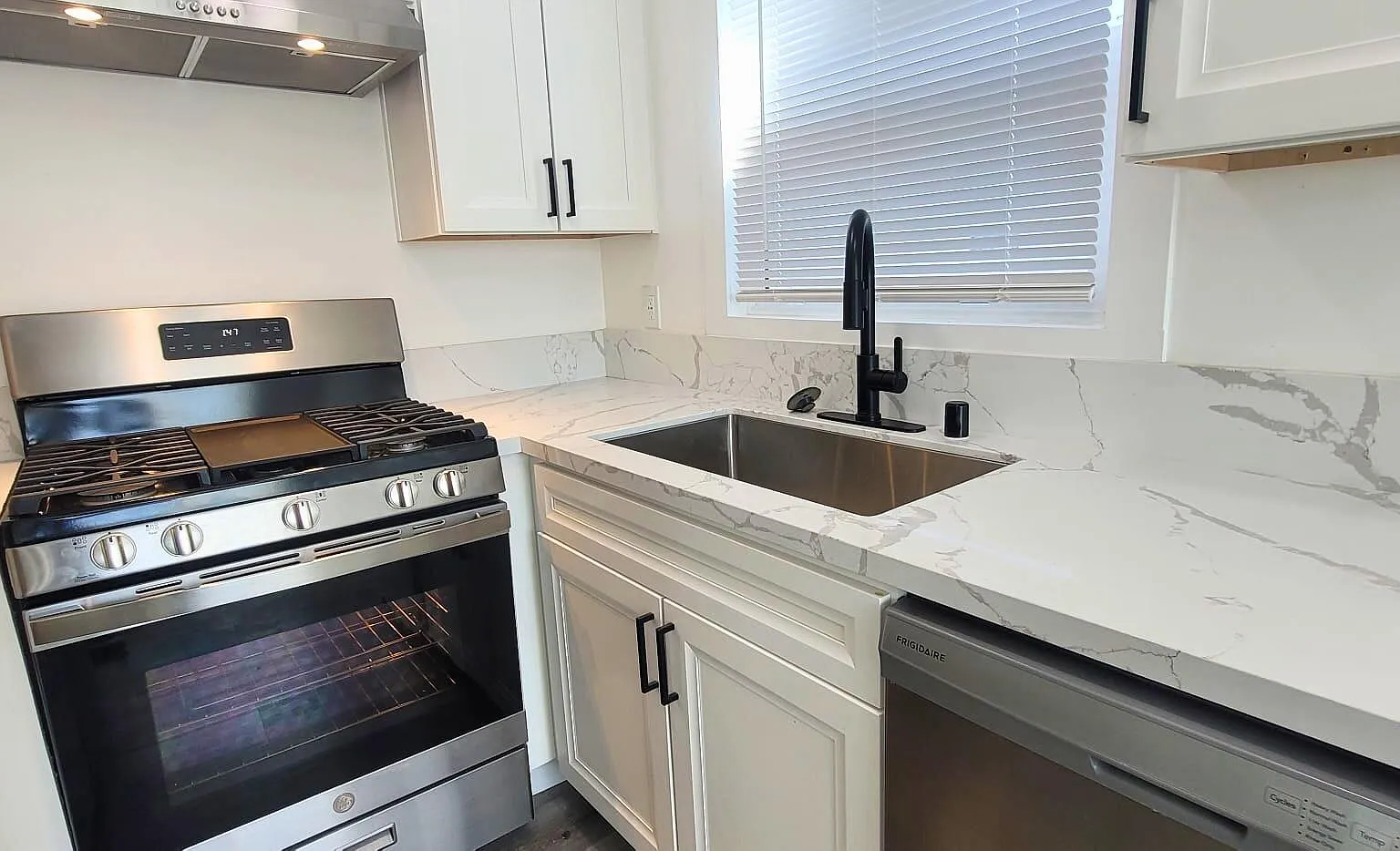 2 bed, $3,250 — Photo 1