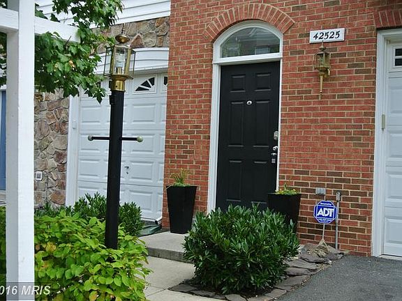 2nd image of 42525 Magellan Sq
