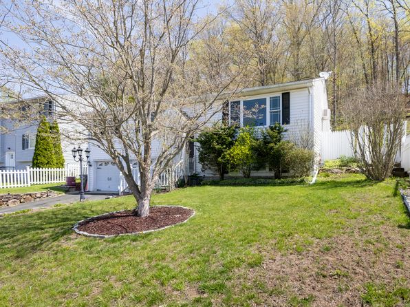 129 High Ridge Rd, Naugatuck, CT 06770