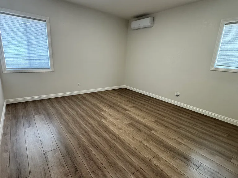 6752 Rostrata Ave — Photo 5