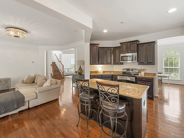406 Bricker Dr — Photo 8