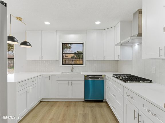 3rd image of 3962 EUNICE Road