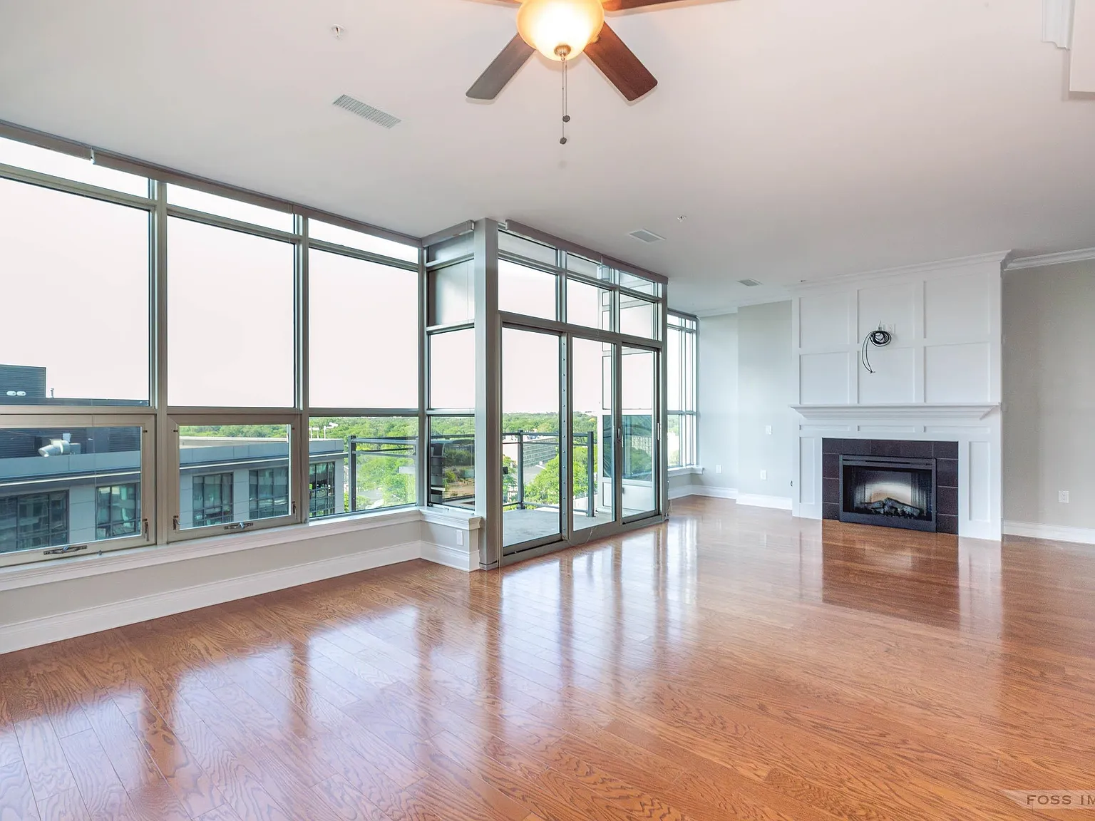 2 bed, 2.0 bath, 1744 sqft, $4,000 — Photo 2