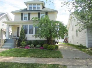102 Elmwood Park E, Tonawanda, NY 14150