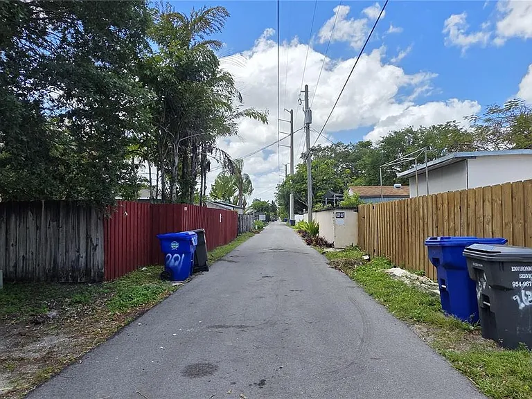 2619 Arthur St #3 — Photo 14
