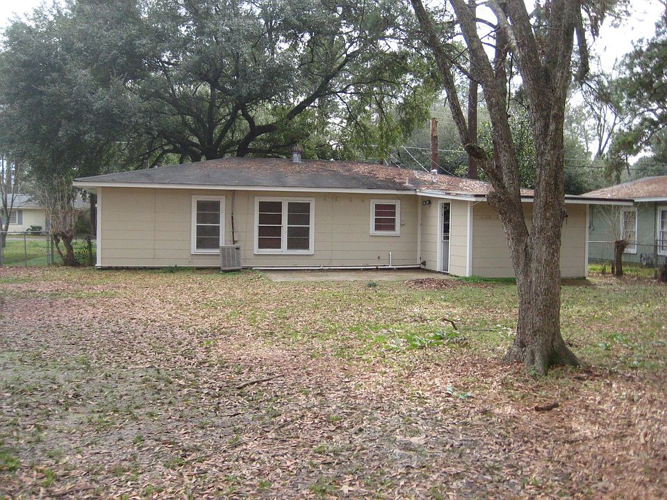 2nd image of 602 Eason Pl #4