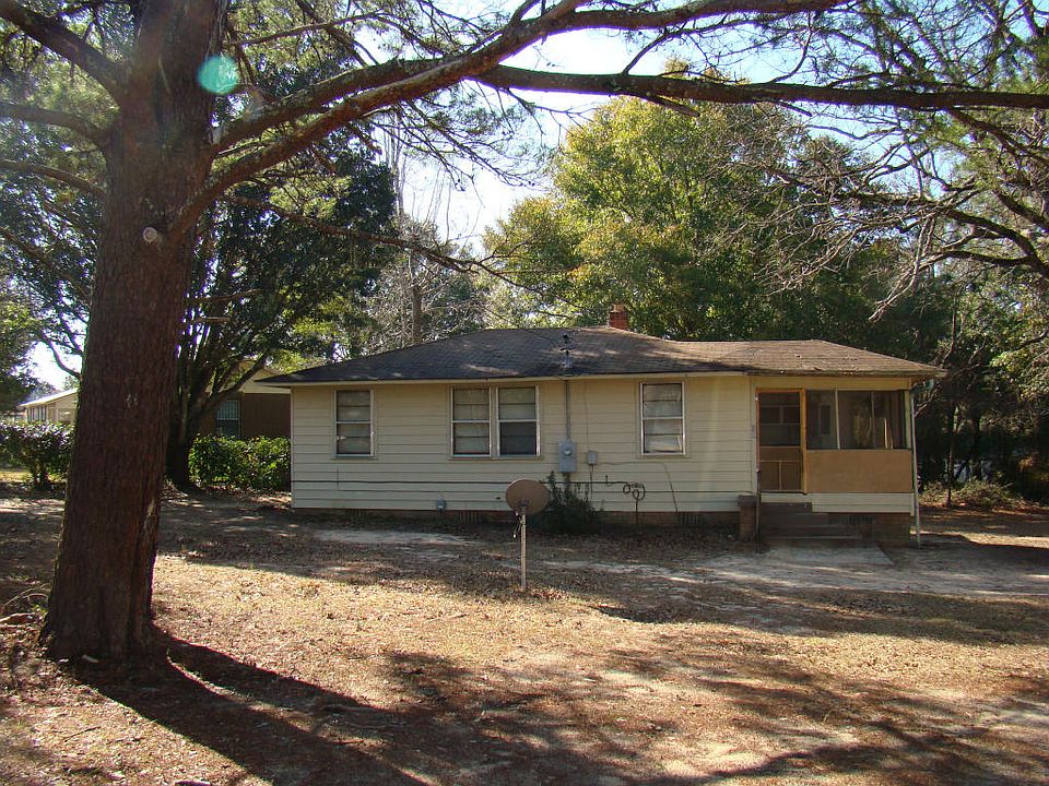 2nd image of 697 Georgia St