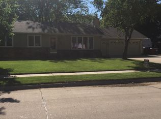 2725 Palmer Dr, Fremont, NE 68025