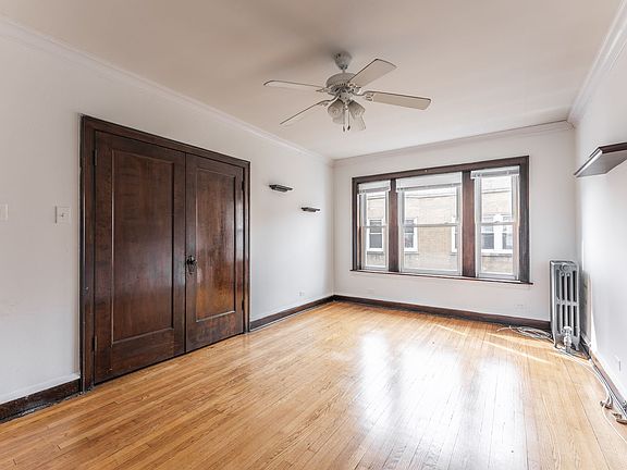 3rd image of 2557-2565 W Montrose Ave #2559-1A