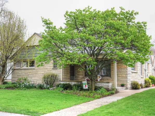 2728 N 74th St, Wauwatosa, WI 53210