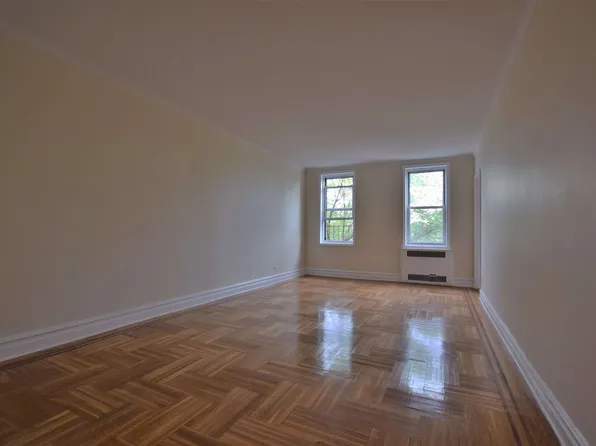 2195 East 22nd Street image 1 of 11