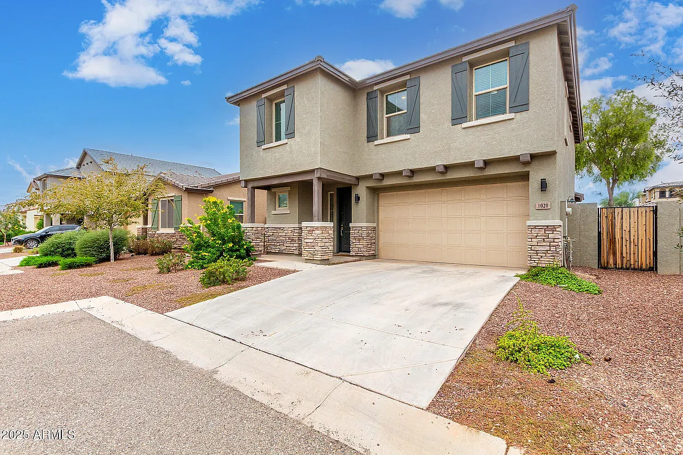 3 bed, 2051 sqft, $2,200 — Photo 1