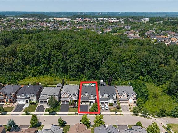 4th image of 80 Sutherland Cres