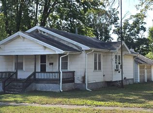 615 W Franklin St, Palestine, IL 62451