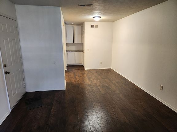 2nd image of 149 W 6th St APT 30