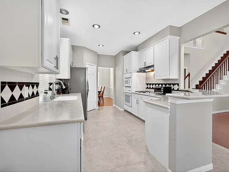 18502 Berry Leaf Ct — Photo 5