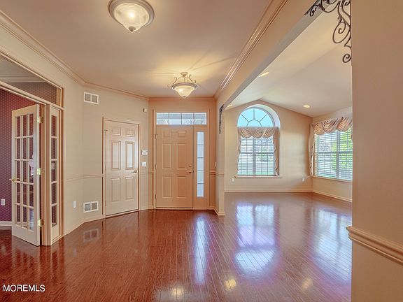 4th image of 425 Monticello Lane