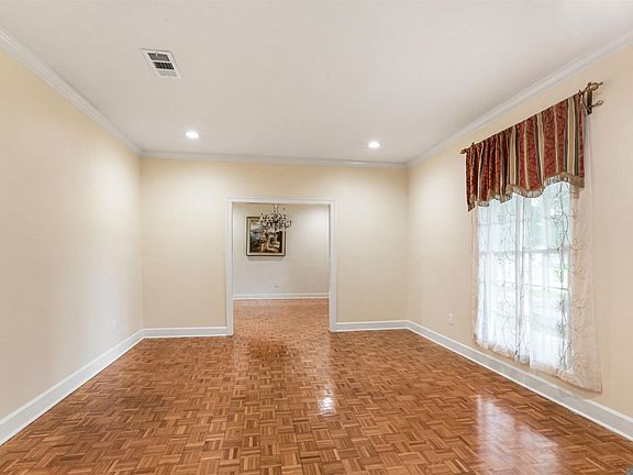 4th image of 621 W Woodruff Dr
