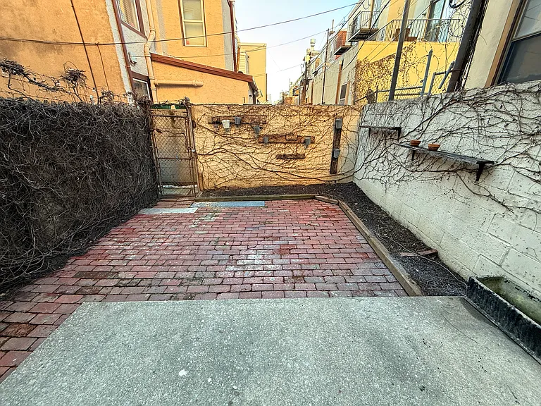 324 N 18th St #1 — Photo 14