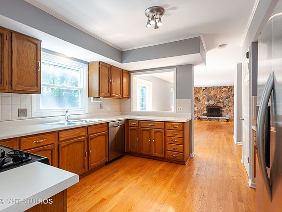 5th image of 806 Braemar Dr