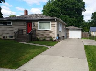 708 Maple St, Essexville, MI