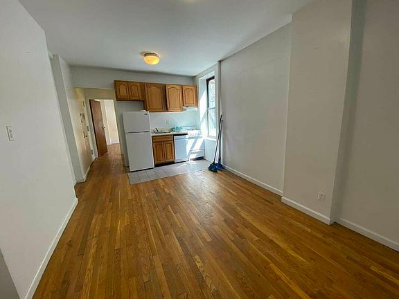 4th image of 311 W 95th St APT 2A