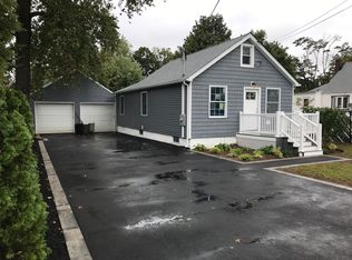 295 52nd St, Lindenhurst, NY 11757