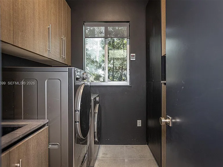 2440 N Shore Ter — Photo 34