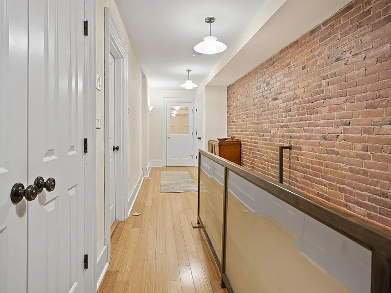 32 Concord Sq #1 — Photo 9