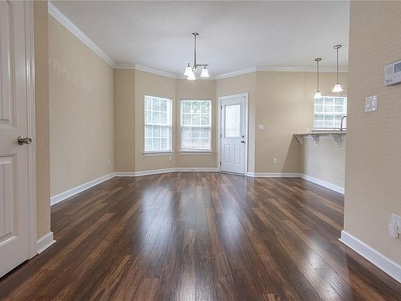 4th image of 33 Temple St