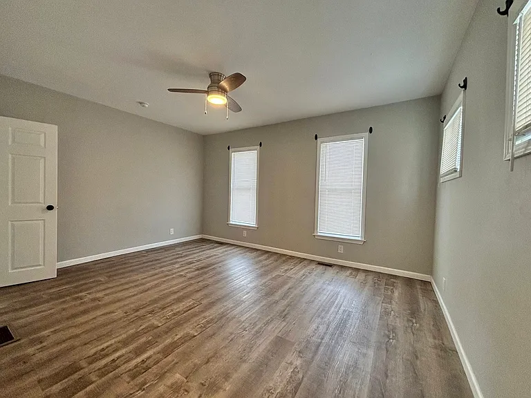 318 Bronson St #201 — Photo 8