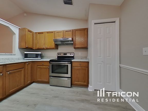 4th image of 2417 Pine Chase Cir