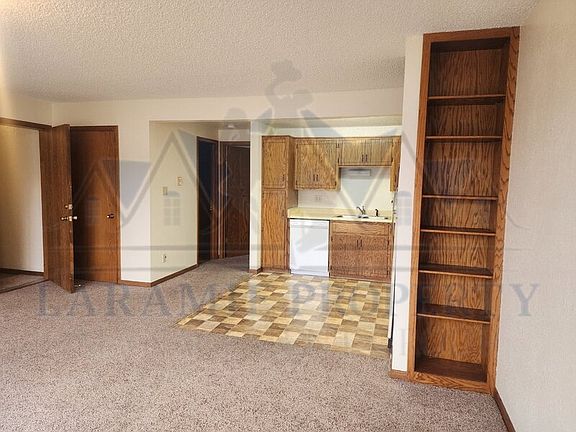 4th image of 1725 Fetterman Dr #B