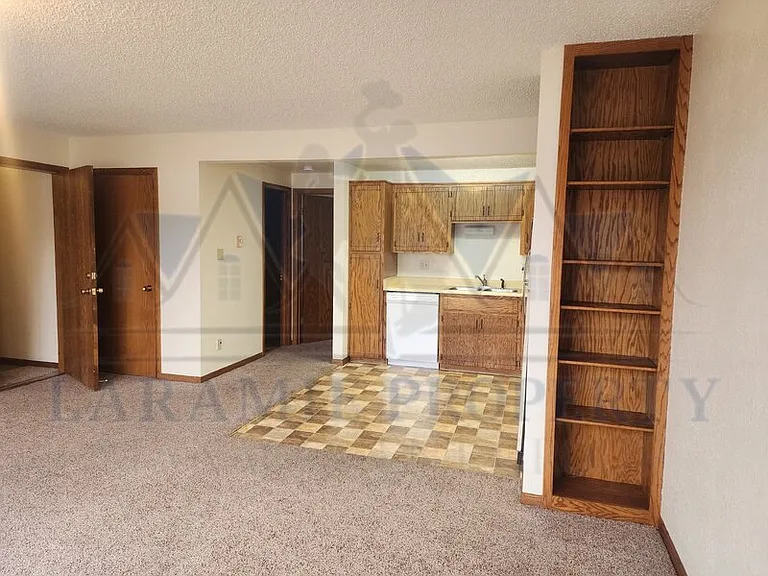 1725 Fetterman Dr #B — Photo 4