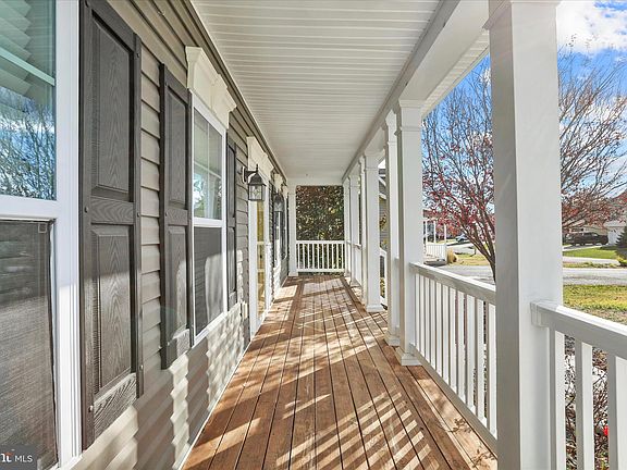 2nd image of 398 Wren St N