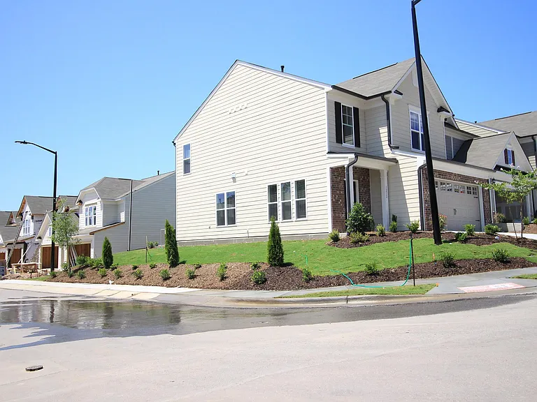 1212 Nightshade Dr — Photo 24