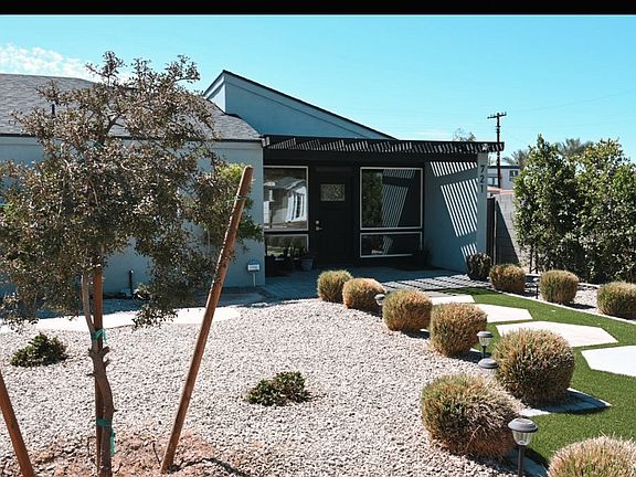 5th image of 721 E Palmaire Ave