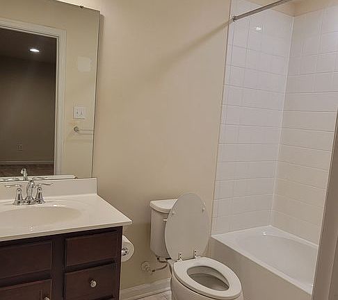 2nd image of 3007 New Hermitage Ct