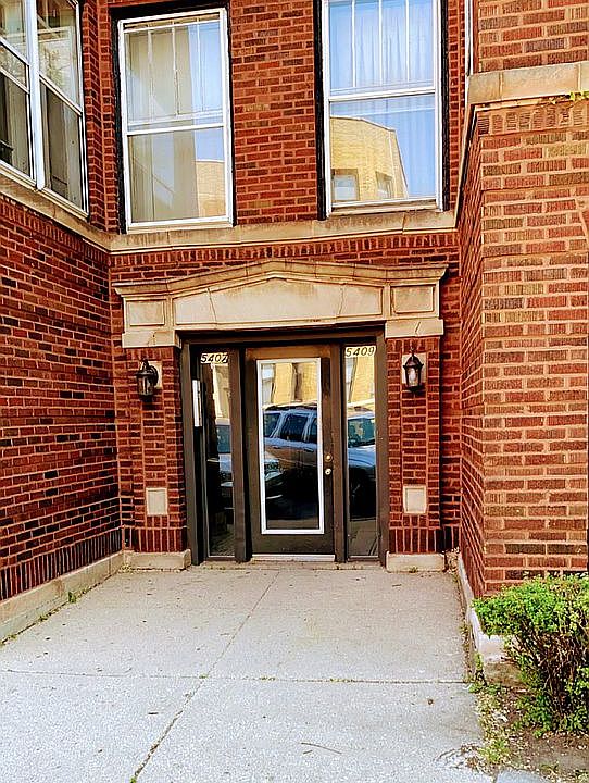 2nd image of 5407 S Maryland Ave APT 2