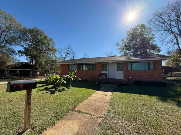 806 E Houston St, Marshall, TX 75670