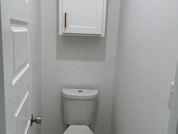 5th image of 1024 N Woodson Ave #4