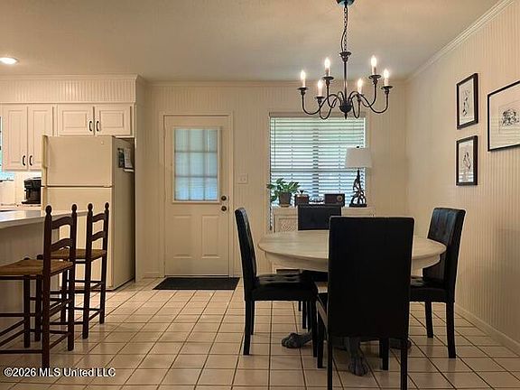5th image of 304 Shadowood Ln