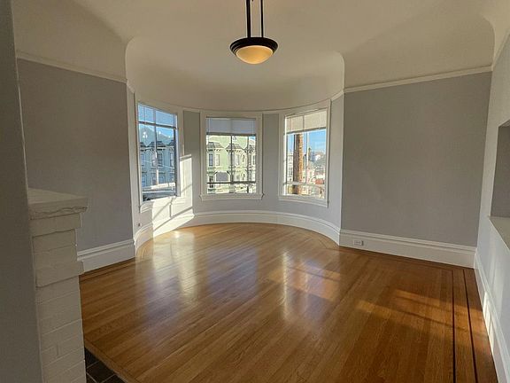 2nd image of 1090 Noe St
