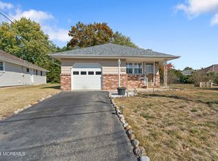 8 Mount Dashan Ln, Toms River, NJ