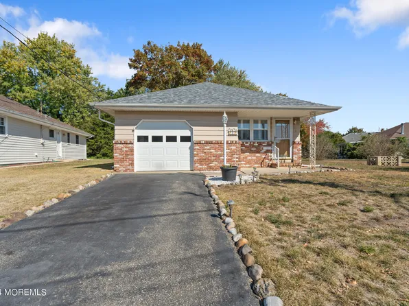 8 Mount Dashan Lane, Toms River, NJ 08753